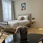 Les Du Faubourg Bed and Breakfast