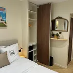 Les Du Faubourg Bed and Breakfast 4*