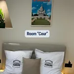 Les Du Faubourg Bed & Breakfast 4*