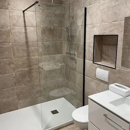 ベッド・アンド・ブレックファスト Les Du Faubourg 4*