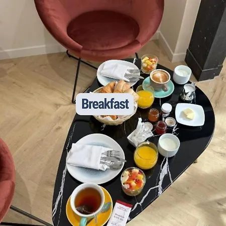 Bed & Breakfast Les Du Faubourg 4*