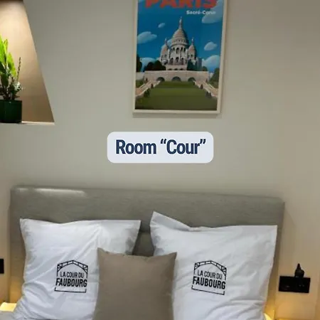 Les Du Faubourg Bed & Breakfast 4*