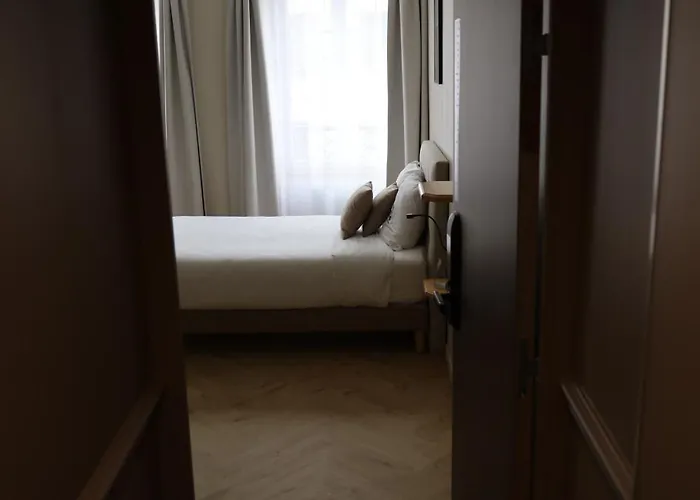 Les Du Faubourg Paris