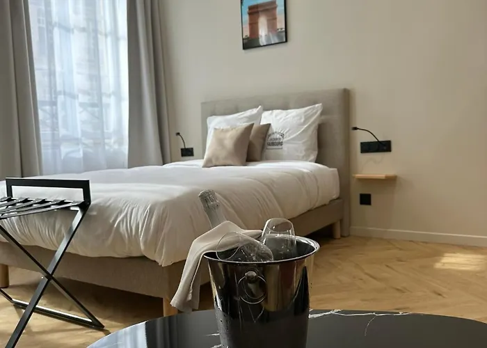 Les Du Faubourg Frühstückspension